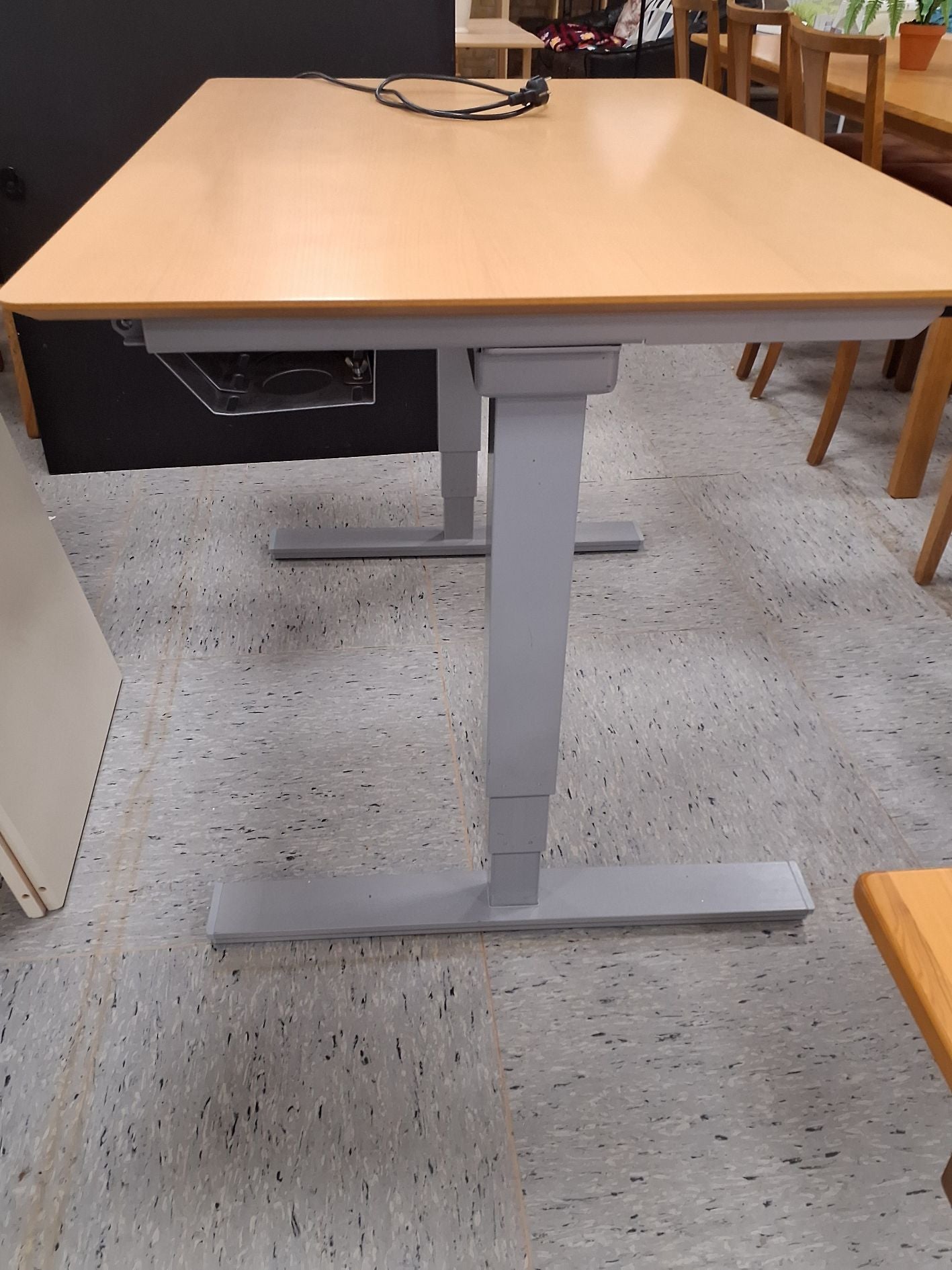 Hæve-sænke bord 120x80